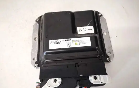 Mazda 3 II Engine control unit/module r2ak18881f 275800-8384
