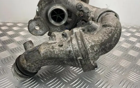 Mercedes-Benz C W204 Turbo A6510902880 A6510904580 A6510905780