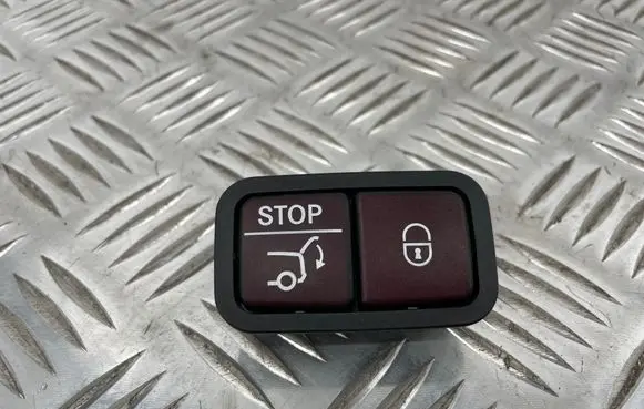 Mercedes-Benz C W205 Tailgate/boot open switch button 2128210551 32132103