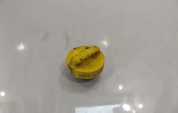 Opel Movano A Oil filler cap 