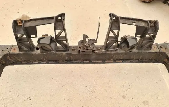 Chrysler 300 - 300C Front bumper support beam 