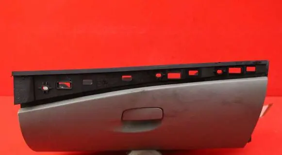 Renault Megane III Glove box 685000007R