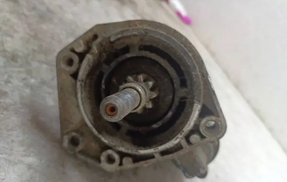 Volkswagen Golf III Starter motor 1005821631
