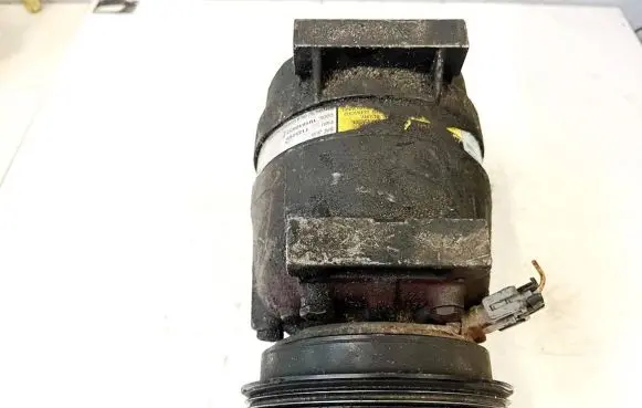 Renault Scenic I Air conditioning (A/C) compressor (pump) 7700103536