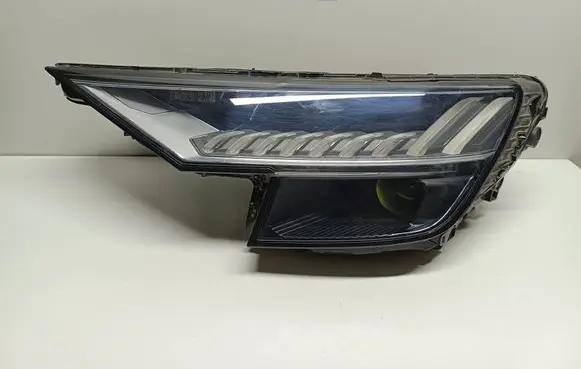 Audi Q8 Headlight/headlamp 4M8941035