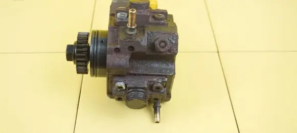 Opel Vivaro Fuel injection high pressure pump 0445010404 28SP45