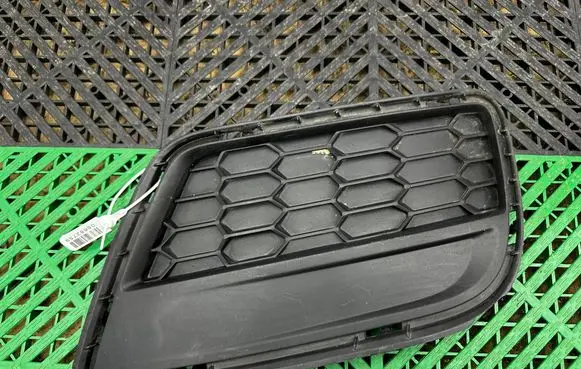 BMW X3 F25 Front bumper lower grill 8050446