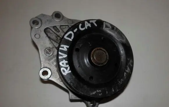 Toyota RAV 4 (XA30) Water pump 9679999u