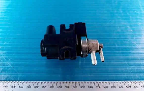Audi A4 S4 B6 8E 8H Turbo solenoid valve 8E0906622C