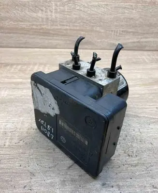 Volkswagen Golf IV ABS Pump 1C0907379L 1J0614117G