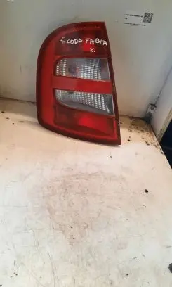 Skoda Fabia Mk1 (6Y) Rear/tail lights ZSB6Y6945095B