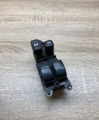 Toyota Corolla Verso E121 Electric window control switch 8404013060 514699