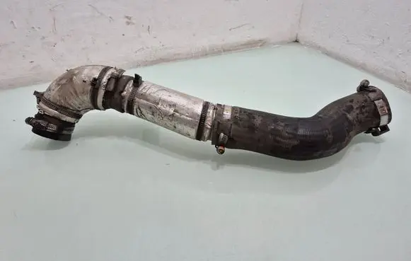 Intercooler hose/pipe