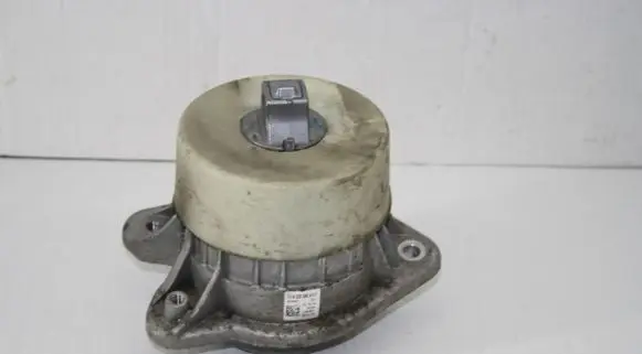 Mercedes-Benz S C217 Engine mount bracket A2222404117