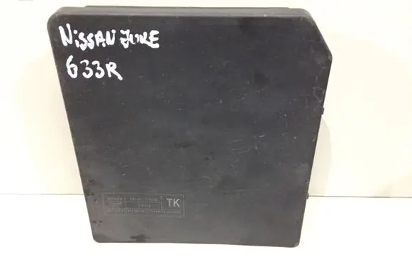 Nissan Juke I F15 Fuse module 284B71TX2B