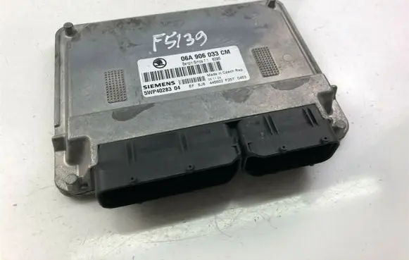 Skoda Octavia Mk2 (1Z) Other control units/modules 06A906033CM F5139