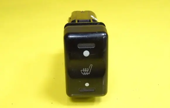 Opel Frontera B Seat heating switch M17321