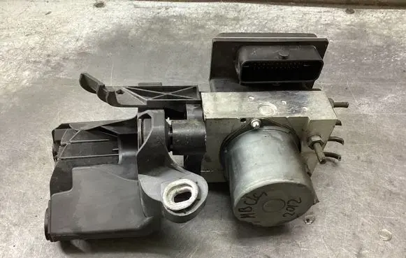 Mercedes-Benz CLS C218 X218 ABS Pump A2184310912