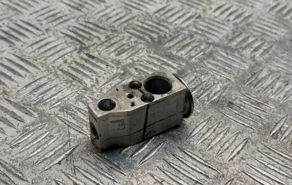 Air conditioning (A/C) expansion valve