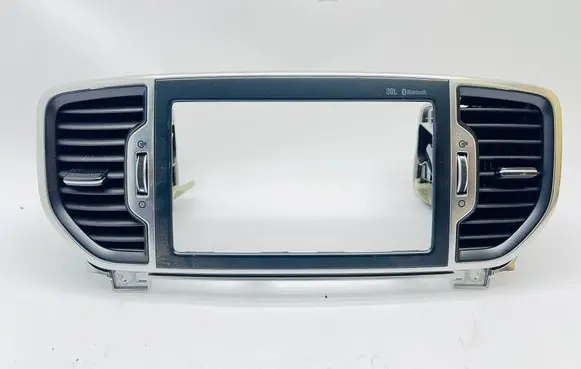 KIA Sportage Dash center air vent grill 84740F14200 U14496B