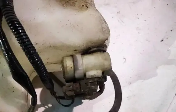 Honda HR-V Windscreen/windshield washer pump