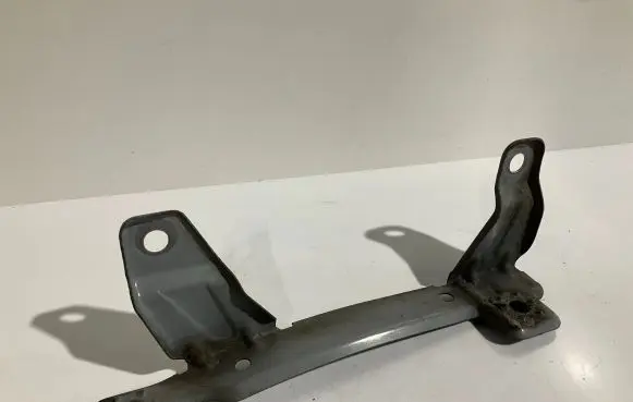 Mercedes-Benz E W211 Fender mounting bracket