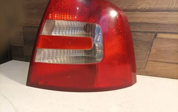 Skoda Octavia Mk2 (1Z) Rear/tail lights 1Z5945112A