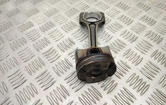 Ford Fiesta Piston with connecting rod CM5G6205FA