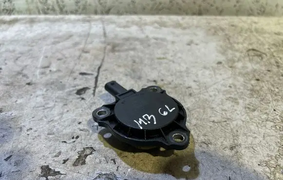 Mercedes-Benz GL X166 Camshaft vanos timing valve A2761560490