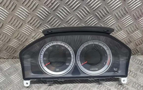 Volvo XC60 Speedometer (instrument cluster) 31343330AA 36001841 69799630U