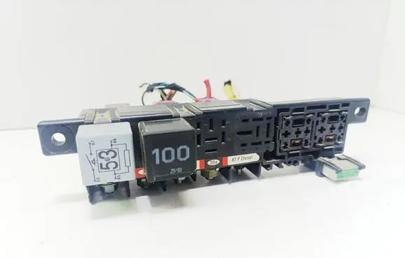 Volkswagen Golf IV Fuse module 8L0941822