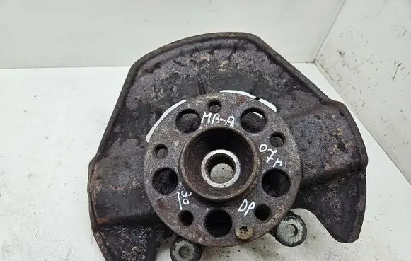 Mercedes-Benz B W245 Front wheel hub