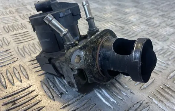 BMW 3 E90 E91 EGR valve 7805447