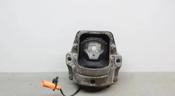 Audi A5 Sportback 8TA Engine mount bracket 8K0199381