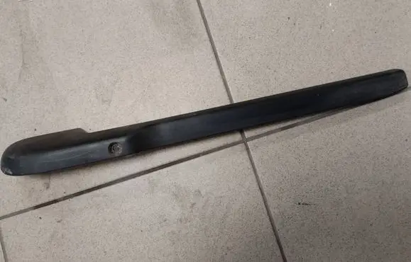 Seat Leon (1M) Front driver seat rail trim 1J0881087D