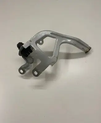 BMW M5 Fender mounting bracket 7183752