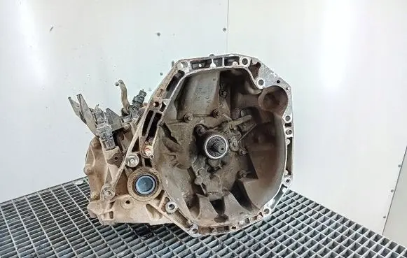 Dacia Logan I Manual 5 speed gearbox JH3160