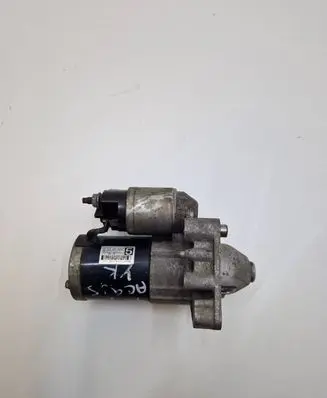 Peugeot 5008 Starter motor M000T22471