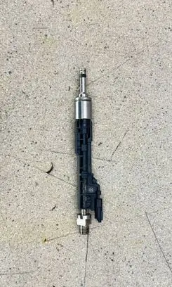 BMW 3 E92 E93 Fuel injector 7597870 13647597870