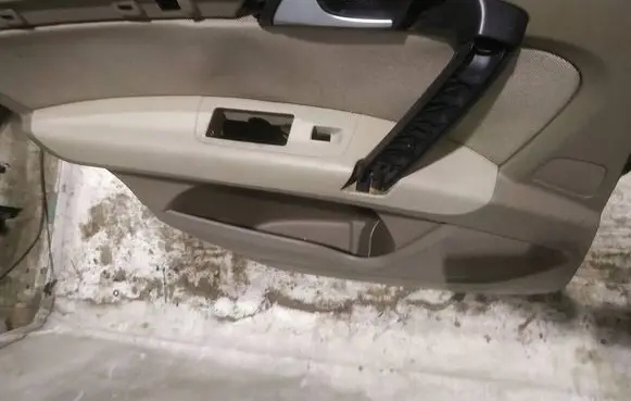 Audi Q7 4L Rear door card panel trim 