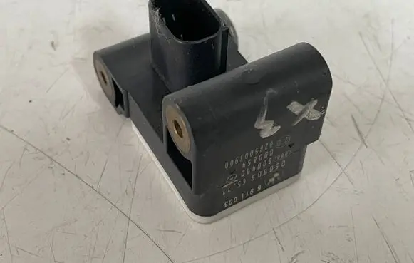 BMW X3 E83 Airbag deployment crash/impact sensor 6911003
