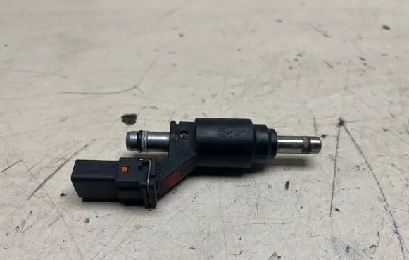 Opel Vectra C Fuel injector 3860501 24404012 3125AC0429