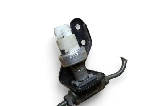 Land Rover Discovery Air conditioning (A/C) pressure sensor MSK100070