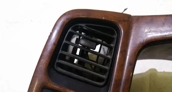 Nissan Primera Dashboard side air vent grill/cover trim