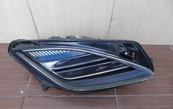 Jaguar F-Pace Headlight/headlamp