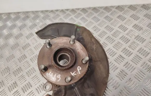 Toyota Avensis T250 Front wheel hub
