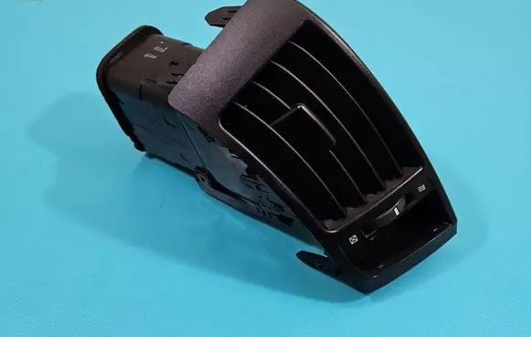 Toyota Land Cruiser (J200) Dash center air vent grill 55687-60090 IMPRK1430327