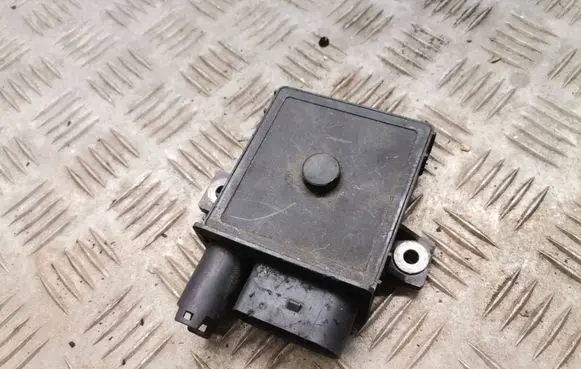 BMW 7 E65 E66 Glow plug pre-heat relay 780120102