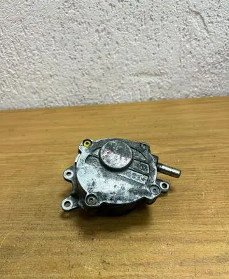 Mercedes-Benz ML W164 Vacuum pump 1231065 A16422300165