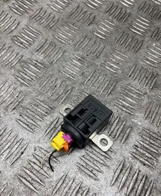 Audi A6 S6 C6 4F Battery relay fuse 4F0915519
